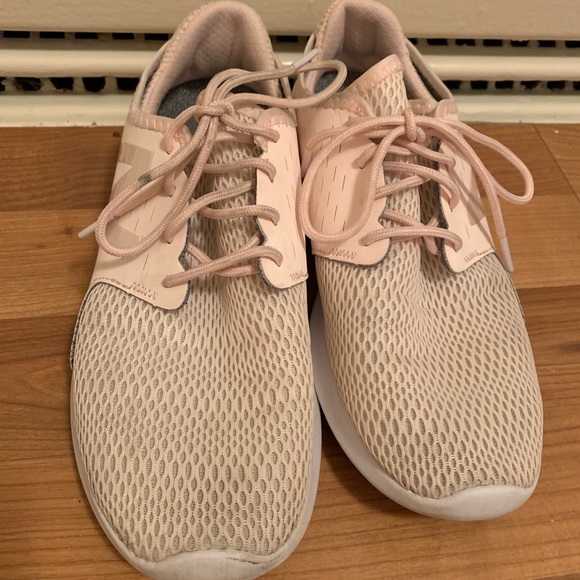 new balance blush pink sneakers